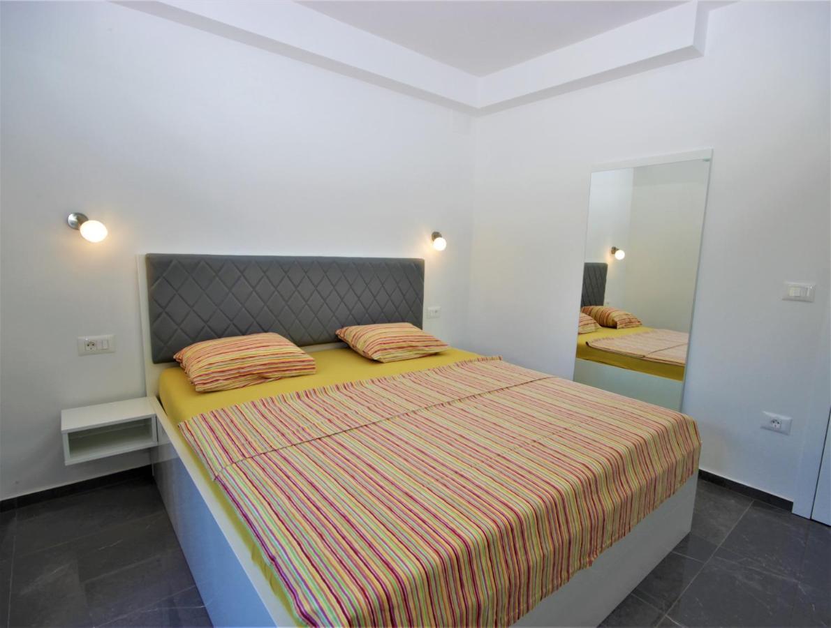 Apartments Smitran Banjole Exterior foto